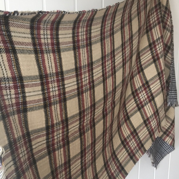 Reversible Ladies shawl - Picture 7 of 10